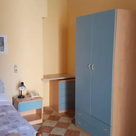 Отель Sirena 3*